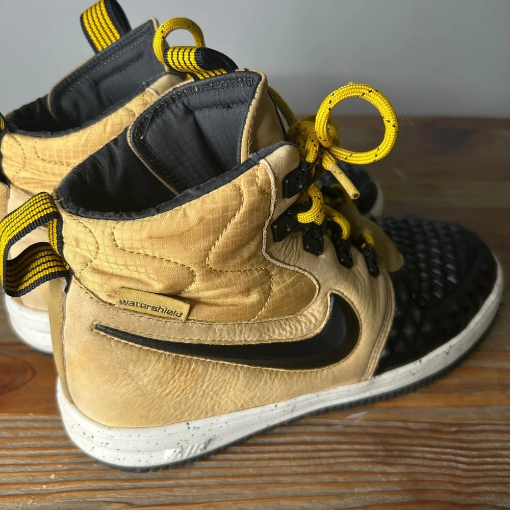 Nike Air Force 1 AF1 High Watershield Boots Kids Gold‎ Black Sneakers